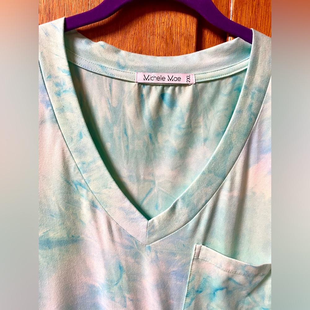 Mint Tie-Dye V-Neck Tank Top - Picture 2 of 7